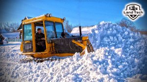 Холодный запуск редкого гусеничного трактора Т-90П (ДТ-75 КАЗАХСТАН) Много снега! Слетела гусеница!