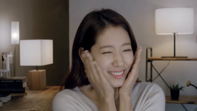 Mamonde Moisture Ceramide Cream Teaser смотреть онлайн