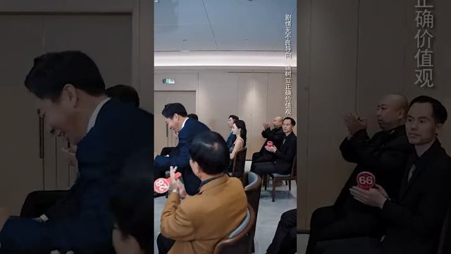 【絕境重生之巔峰人生】小夥被算計一無所有，重活一世花5千萬投資一家要倒閉的內衣廠，被嘲笑是地主家的傻兒子，怎料下秒淨賺翻100倍，奪回繼承人之位，退婚的未婚妻腸子悔青！#熱播短劇#逆襲#爽劇#穿越