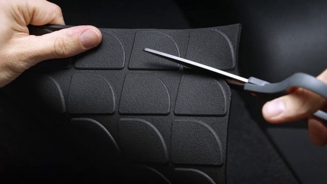 Trim-to-Fit Cargo/Trunk Mat: Up-Close Look смотреть онлайн