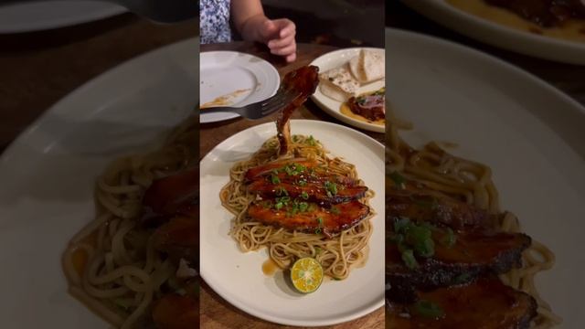 A twist to the classic Pinoy pancit: smoked pork belly on top #shorts смотреть онлайн