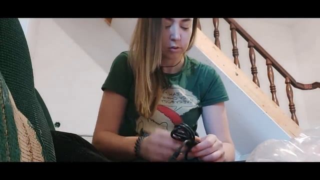 Неудачная покупка / У мамы / Скоро переезжаю