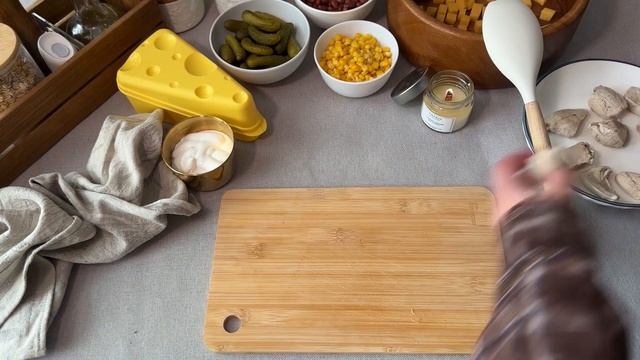 Изумительно! РЕЦЕПТ САЛАТА С КУРИЦЕЙ И ГРЕНКАМИ для Праздника