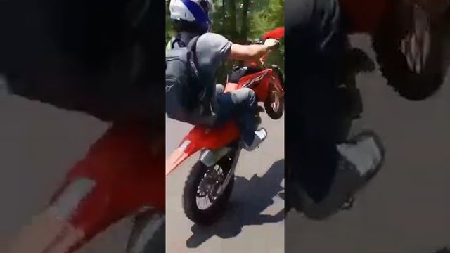 2021 crf450x cranking wheelies #kx250f #2021 #crf450x смотреть онлайн