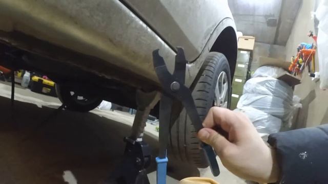 Ford Fiesta замена топливного фильтра без ямы регистрации и смс  fiesta заменатопливногофильтра