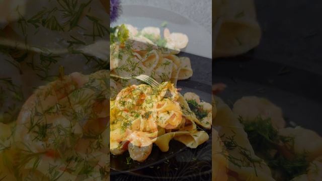 Креветки в сливочно-чесночном соусе с сыром. Полный рецепт смотрите на нашем канале. #колганирецепт смотреть онлайн