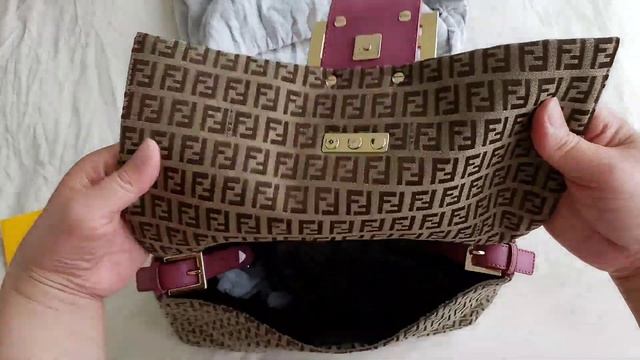 Bag of the Day 38: FENDI Mama Baguette Monogram Canvas Bag #bagoftheday #luxurypl38 смотреть онлайн