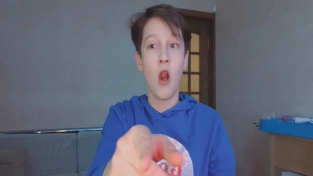 Пробую иностранную еду **конфета с вкусом острого перца** смотреть онлайн