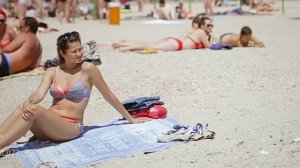 Утренняя зарядка на пляже