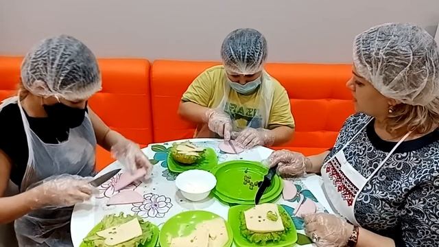 Забавная кулинария: Бутерброд "Червячки" смотреть онлайн