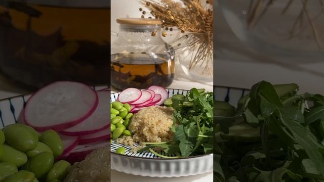 Боул с киноа, овощами и рыбой смотреть онлайн