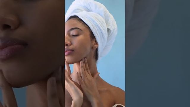 Как пользоваться SPF кремом? (shorts) смотреть онлайн