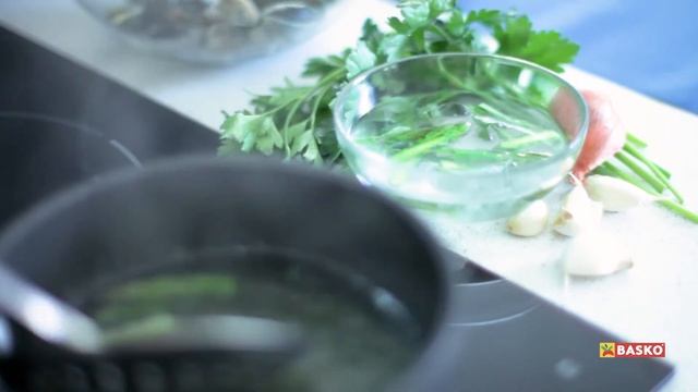 Taglierini alle vongole asparagi e zafferano смотреть онлайн