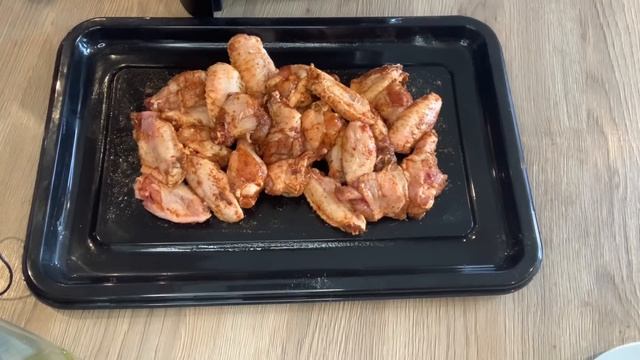 AIR FRIED CHICKEN WINGS / TASTY CHICKEN WINGS RECIPE / EFE FOOD KITCHEN смотреть онлайн