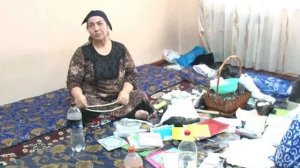 ЯК ЗАН АЗ КӮЧАИ ҚАРОБОЕВИ ДУШАНБЕ БА ФОЛБИНӢ ВА СЕҲРУ ҶОДУ АЙБДОР МЕШАВАД