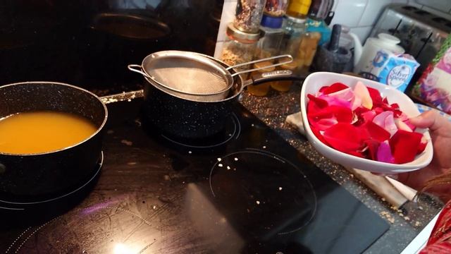 How To Collect & Make Rose & Elderflower Syrup 🍯 Preserving Edible Flowers🌹 смотреть онлайн