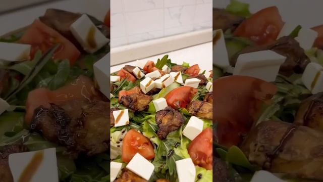 Очень полезный, легкий микс салат🤤 Это очень вкусно! Рецепт на канале✨ смотреть онлайн
