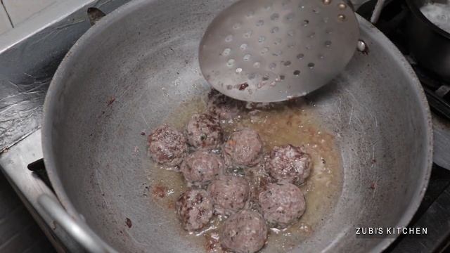 Moti Koftay Anday - Kofta Curry Recipe - Restaurant Style (Zubi's Kitchen)