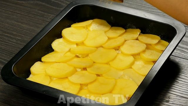 За тези които обичат картофите: чудесни картофи с шунка и кашкавал! I Apetiten TV смотреть онлайн