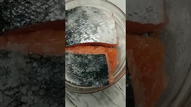 #Shorts Слабосолёная красная рыба Лосось Форель Канапе с лососем,черри, оливками Canapes with salmo смотреть онлайн