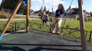 Детская площадка, качели, карусели в посёлке Юкки под Питером