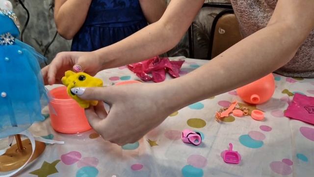 Распаковка подарков. Лол питомцы, Басик и много другого интеоесного смотреть онлайн