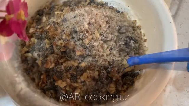 Вкуснейшая Пахлава, которая просто тает во рту 😋  Готовится легко и просто😍 смотреть онлайн