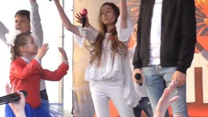 Эстрадный ансамбль " Карусель" - мы за любовь, мы против войны