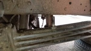 Стучат тормозные колодки ниссан Кабстар  F24