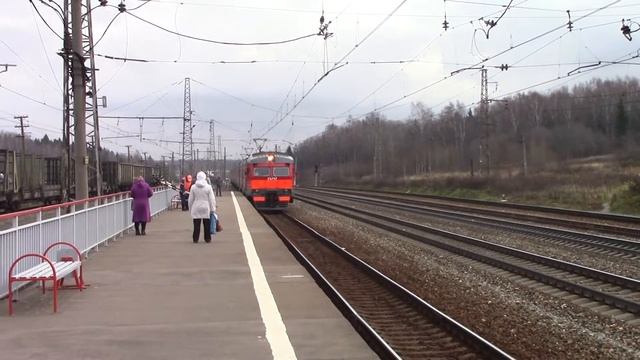 Электропоезд ЭД2Т-0041"Имени Героя Советского Союза Зои Космодемьянской" смотреть онлайн