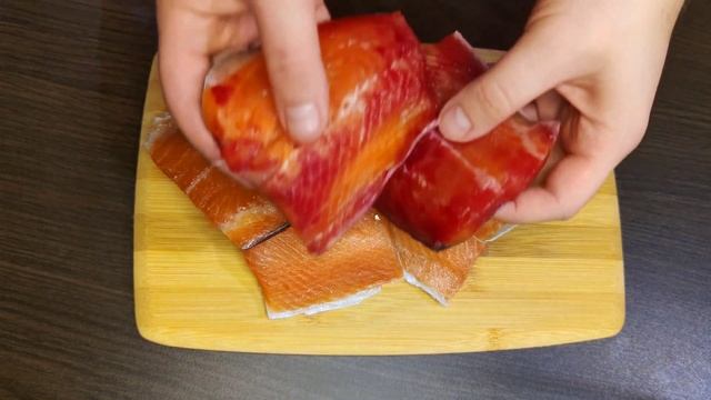 Как легко и  быстро разделать и засолить красную рыбу | 2 Способа + обалденный  сэндвич с форелью
