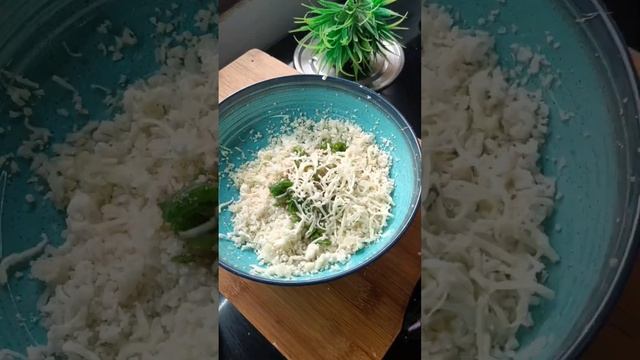 "Gobhi ka paratha #paranthe #streetfood #paratha #foodie #recipe #parathaz #indianstreetfood #yt " смотреть онлайн