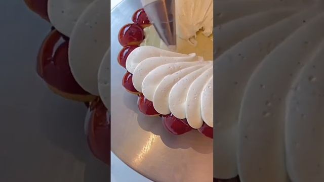 Such a amazing piping skill | Vanilla Pastry Cream Flower Pie #cedricgrolet смотреть онлайн