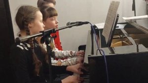 "Лучший город земли" Смирновы Ксения и Александра
Музыка Арно Бабаджаняна, слова Леонида Дербенёва