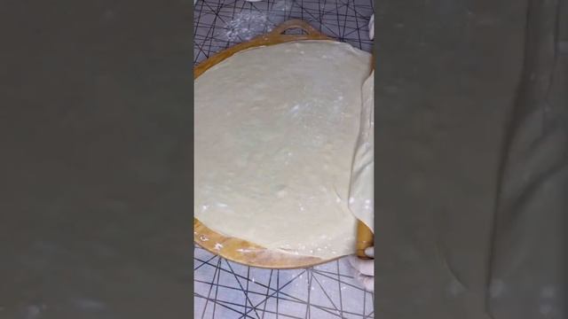 Слоеный хинкал #хинкал #shorts #дагестанскаякухня #тесто #еда смотреть онлайн