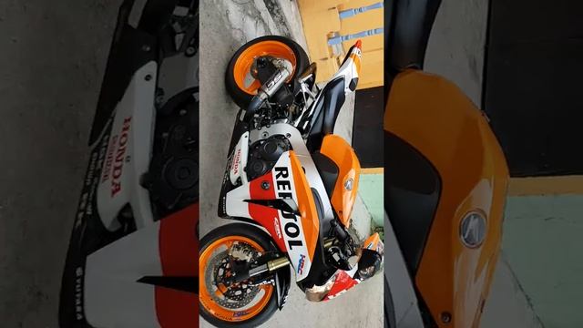 My honda CBR 1000 rr repsol edition colour scheme n the sound sc project exhaust смотреть онлайн
