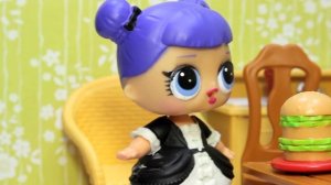 LOL Surprise Маша ПОЛУЧИЛА ДВОЙКУ / История про куклы лол сюрприз и Школу