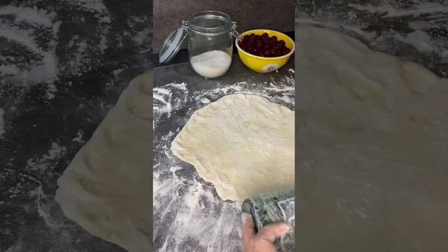 Вареники с вишней захотелось🍒 #рецепты #asmr #еда #shorts смотреть онлайн