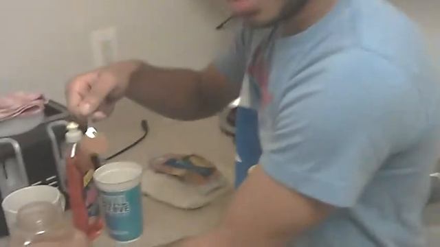 Max Fdw taking the cinnamon challenge. смотреть онлайн