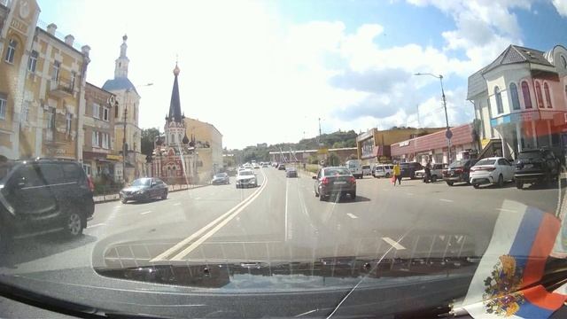 С Фрунзе по Беляева на Колхозную площадь, по мосту через Днепр на улицу Соболева. Езда без правил.