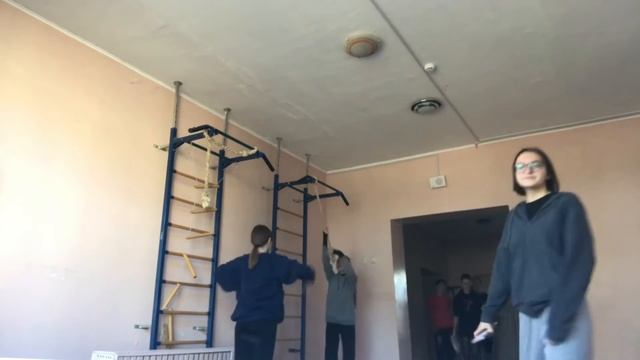 влог с физкультуры//играем в маленьком зале смотреть онлайн