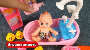Играем в игрушки ! Моем малыша 🚿 Видео для детей