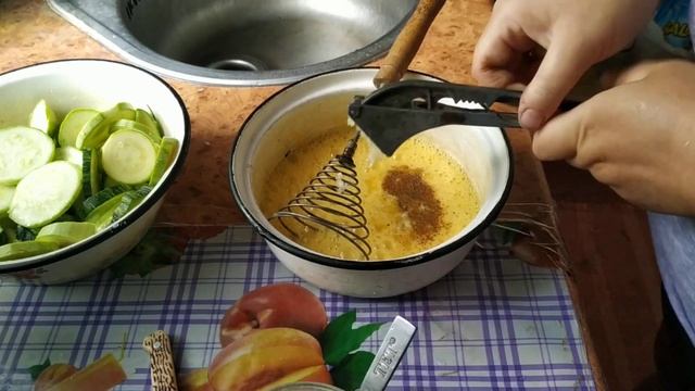 Кабачки в кляре. Очень быстро и вкусно смотреть онлайн