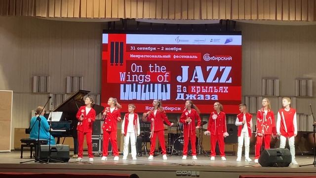 Эстрадный ансамбль " Карусель" - Puttin’ On the Ritz смотреть онлайн