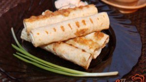 Рулетики из лаваша с ветчиной и сыром на завтрак