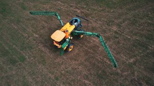 Центральное расположение штанги Stara Imperador 4000 для равномерного опрыскивания.