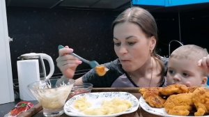 МУКБАНГ ЖАРЕНОЕ МЯСО В ПАНИРОВКЕ, МАКАРОНЫ, КАПУСТНЫЙ САЛАТ/MUKBANG HALK FAMILY ЕДА