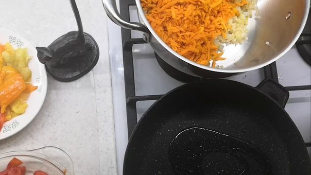 КАБАЧКОВАЯ ИКРА. НЕЖНАЯ, АППЕТИТНАЯ. Просто, доступно и быстро в приготовлении. смотреть онлайн