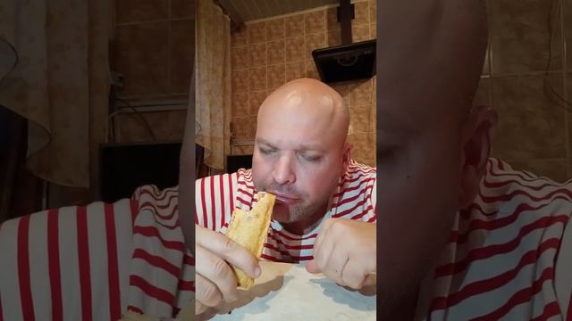 ОБЖОР пирожок с вишней/вкусно и точка/мукбанг смотреть онлайн