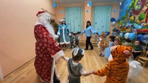 Новогодний утренник в младшей группе детского садика